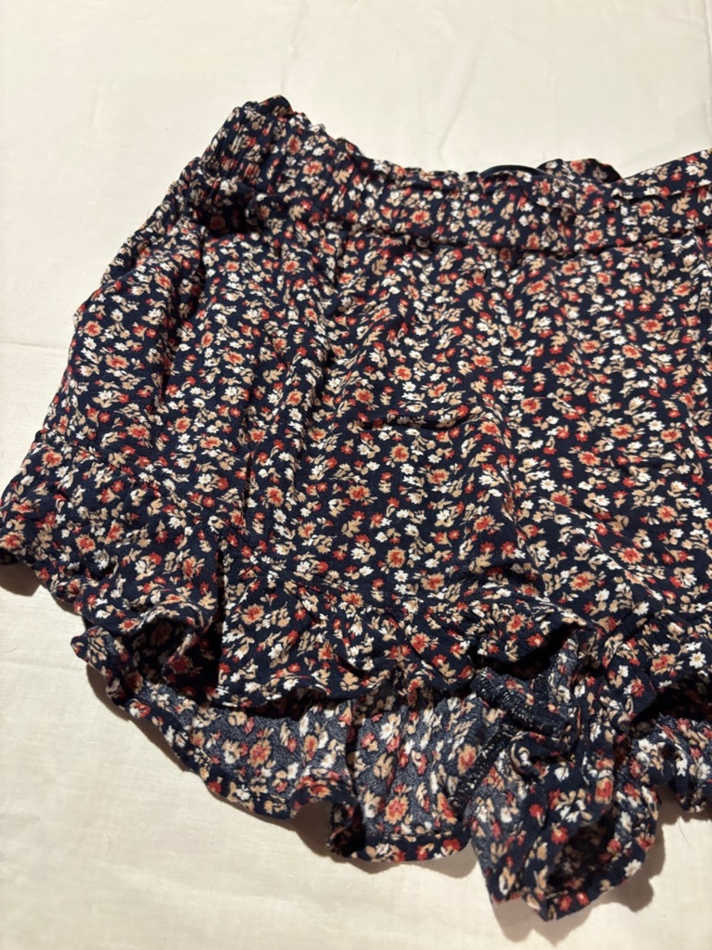 Hollister Navy Floral High-Rise Shorts with Red & Cream Blooms - Picture 2 of 4